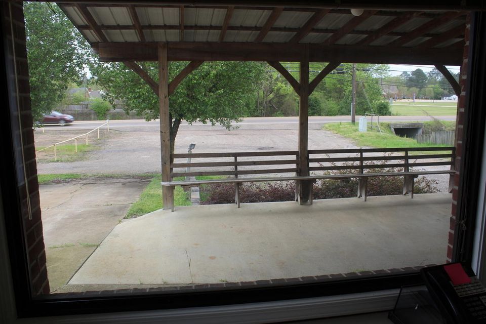 310 Idlewild Rd, Columbus, MS 39702